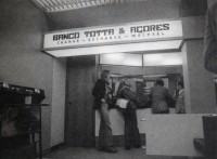 /album/genesis-em-portugal/phil-collins-e-mike-rutherford-portugal-1975-jpg/